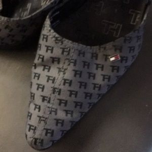 Tommy Hilfiger grey dress shoes with 3” heel